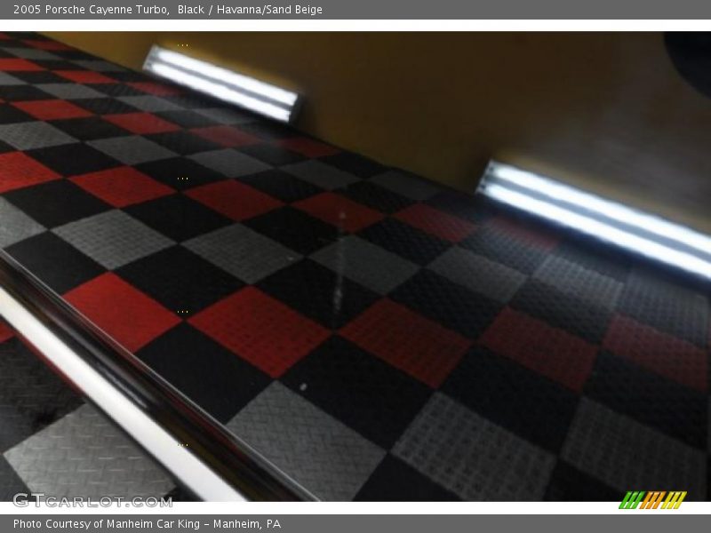 Black / Havanna/Sand Beige 2005 Porsche Cayenne Turbo