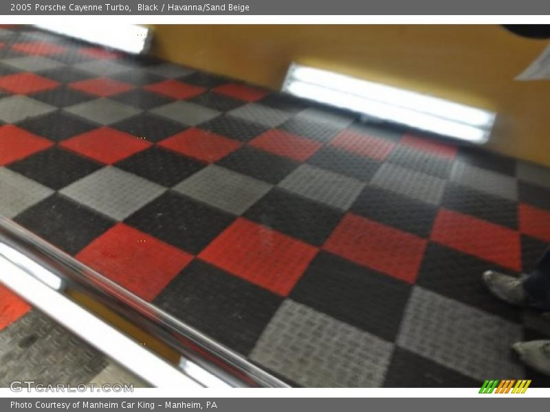 Black / Havanna/Sand Beige 2005 Porsche Cayenne Turbo