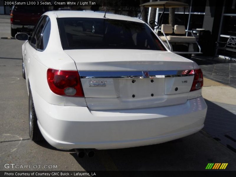 Cream White / Light Tan 2004 Saturn L300 3 Sedan