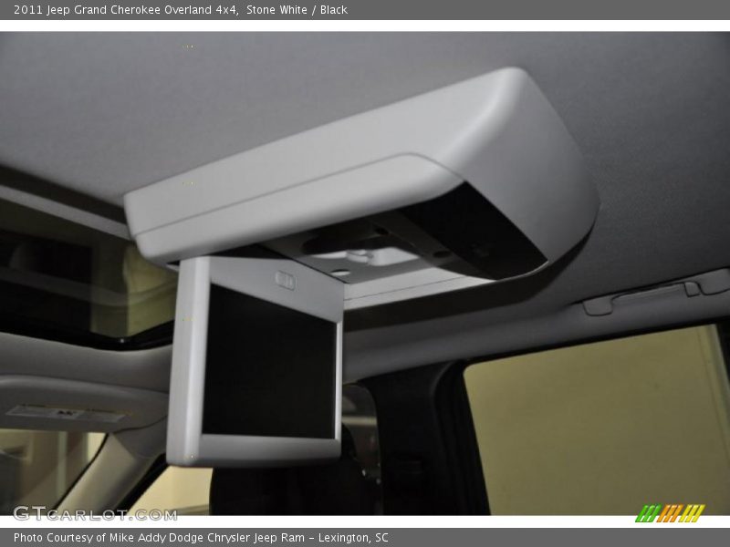 Stone White / Black 2011 Jeep Grand Cherokee Overland 4x4