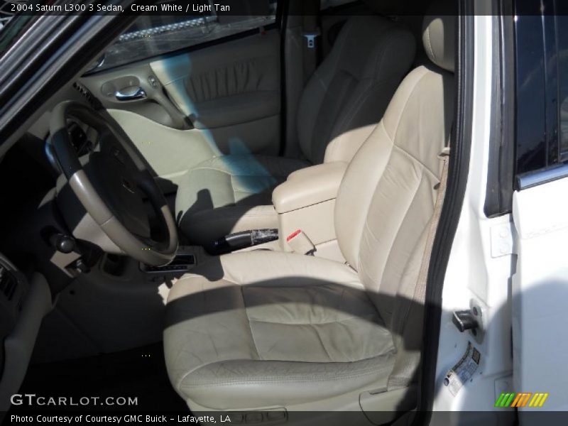 Cream White / Light Tan 2004 Saturn L300 3 Sedan