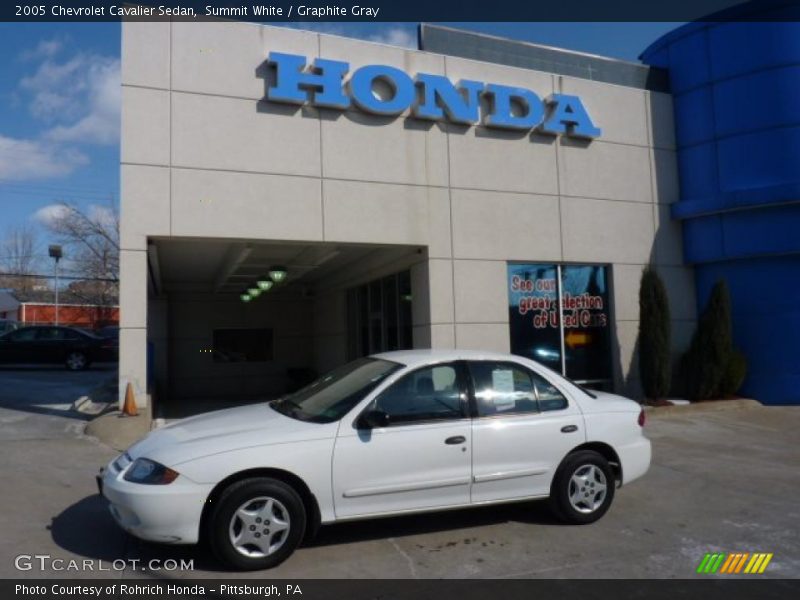 Summit White / Graphite Gray 2005 Chevrolet Cavalier Sedan