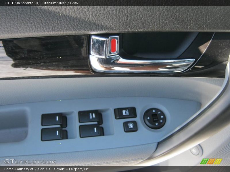 Titanium Silver / Gray 2011 Kia Sorento LX