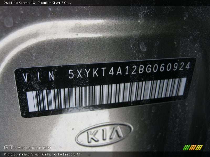 Titanium Silver / Gray 2011 Kia Sorento LX
