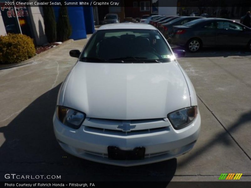 Summit White / Graphite Gray 2005 Chevrolet Cavalier Sedan