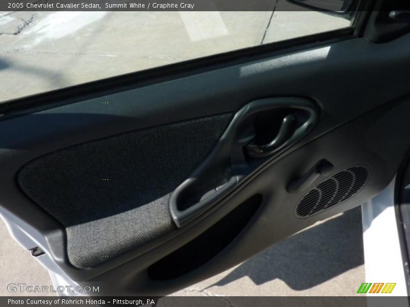 Summit White / Graphite Gray 2005 Chevrolet Cavalier Sedan