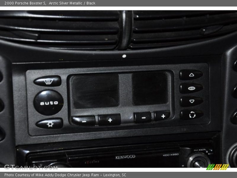 Controls of 2000 Boxster S