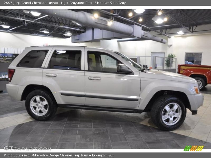 Light Graystone Pearl / Medium Slate Gray 2007 Jeep Grand Cherokee Laredo