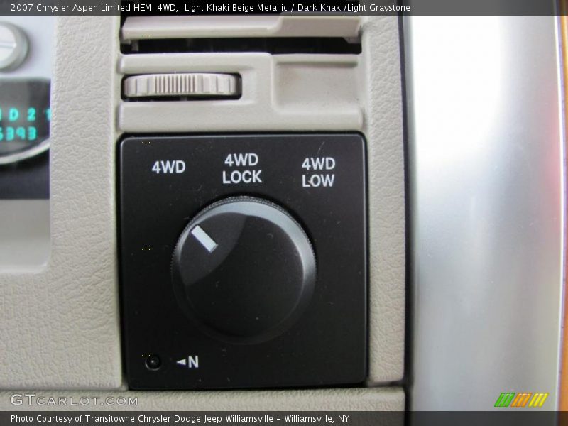 Light Khaki Beige Metallic / Dark Khaki/Light Graystone 2007 Chrysler Aspen Limited HEMI 4WD