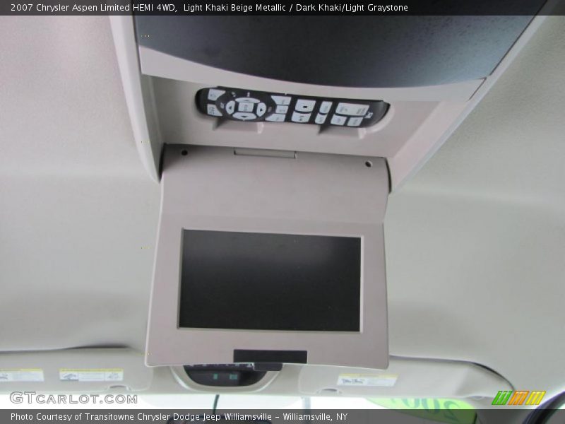Light Khaki Beige Metallic / Dark Khaki/Light Graystone 2007 Chrysler Aspen Limited HEMI 4WD
