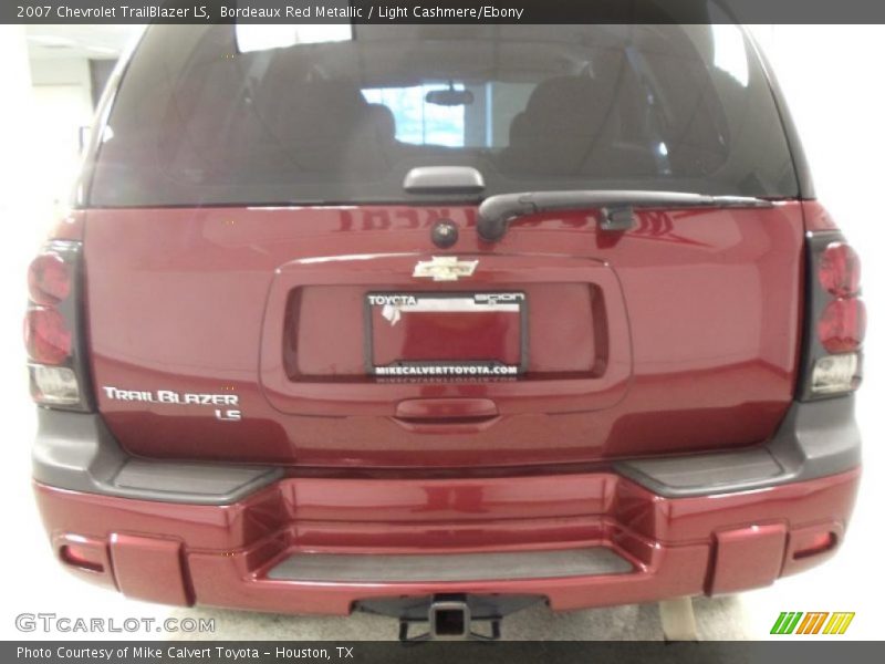 Bordeaux Red Metallic / Light Cashmere/Ebony 2007 Chevrolet TrailBlazer LS