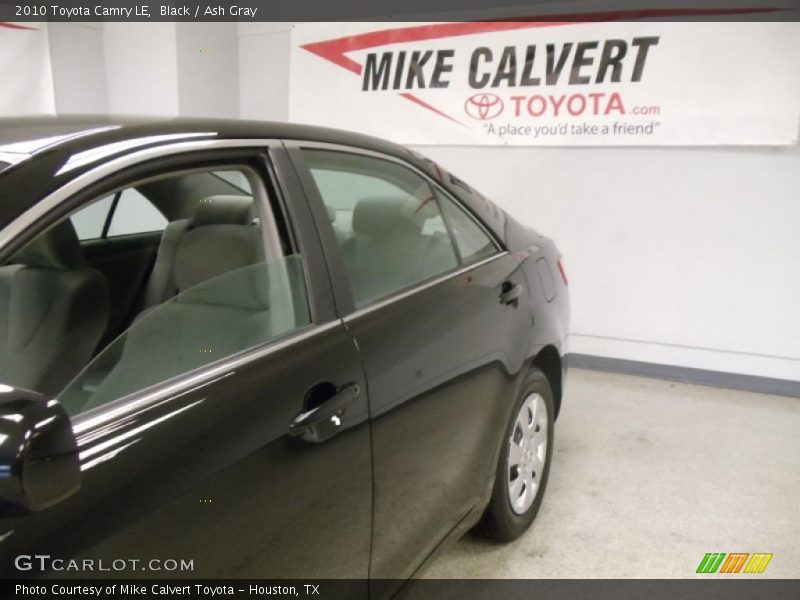 Black / Ash Gray 2010 Toyota Camry LE