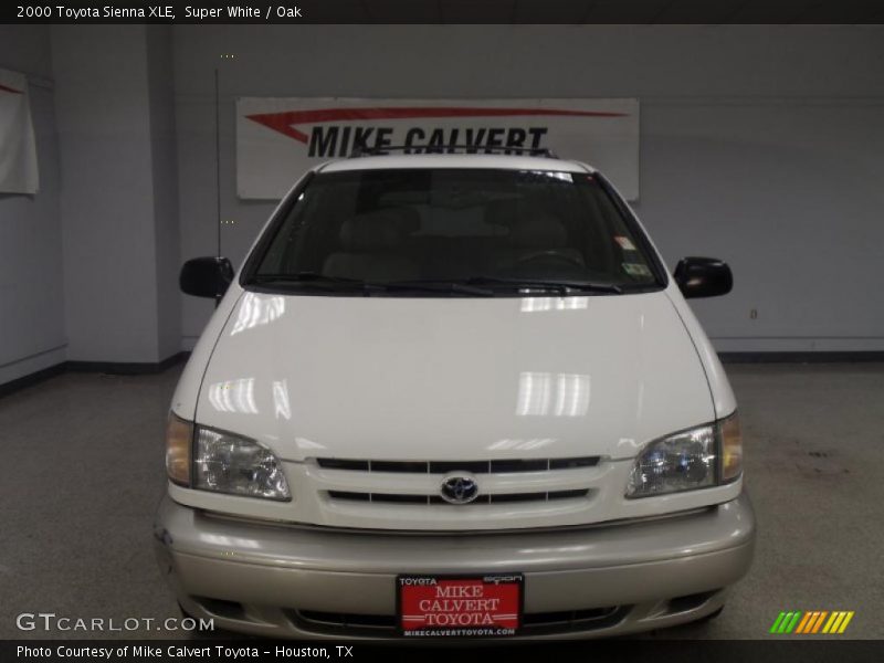 Super White / Oak 2000 Toyota Sienna XLE