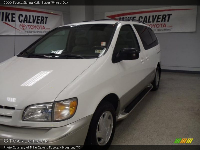 Super White / Oak 2000 Toyota Sienna XLE