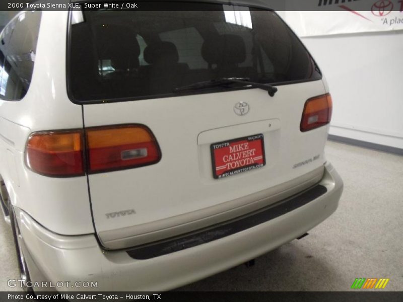 Super White / Oak 2000 Toyota Sienna XLE