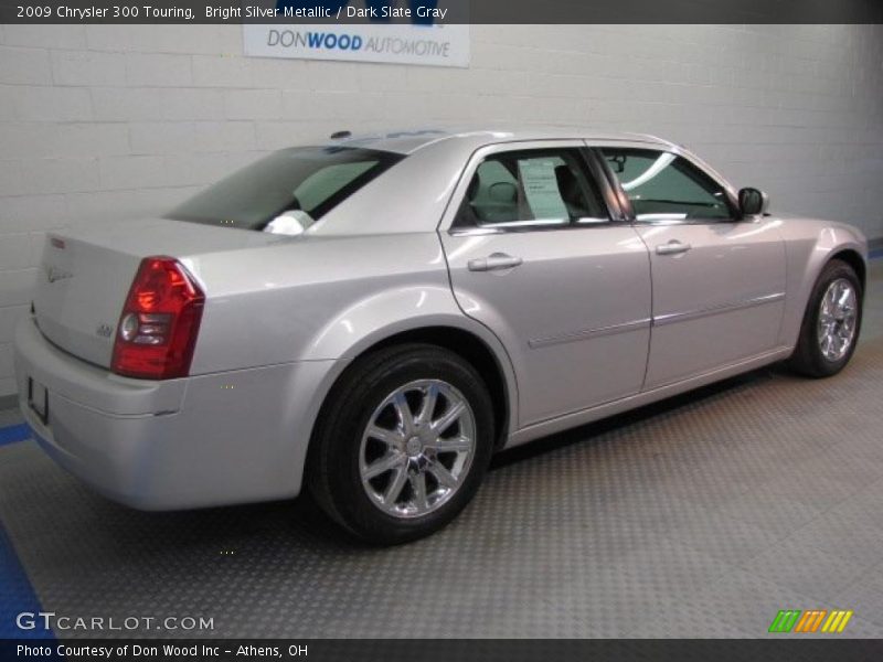 Bright Silver Metallic / Dark Slate Gray 2009 Chrysler 300 Touring