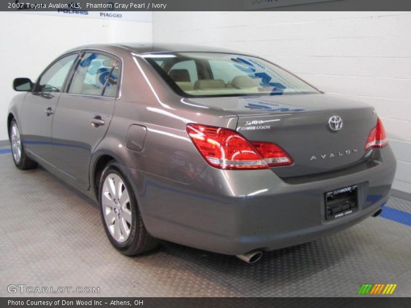 Phantom Gray Pearl / Ivory 2007 Toyota Avalon XLS