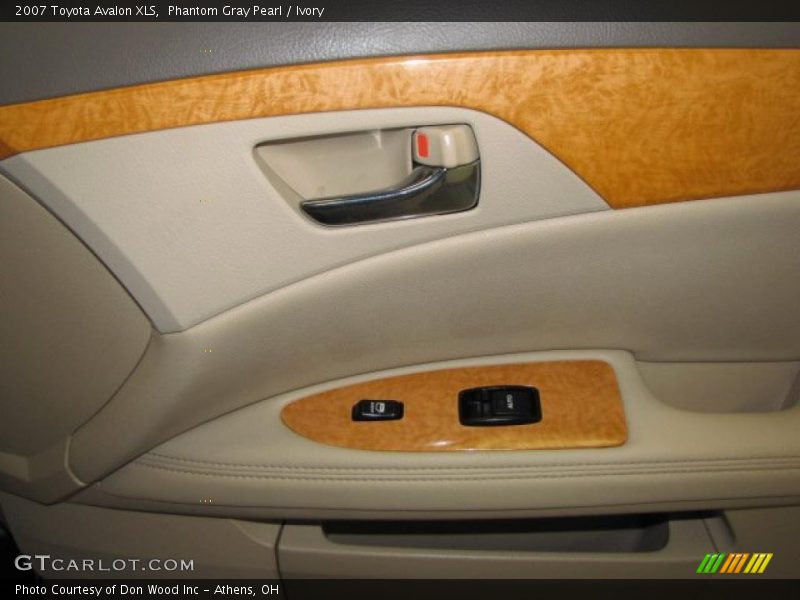 Phantom Gray Pearl / Ivory 2007 Toyota Avalon XLS