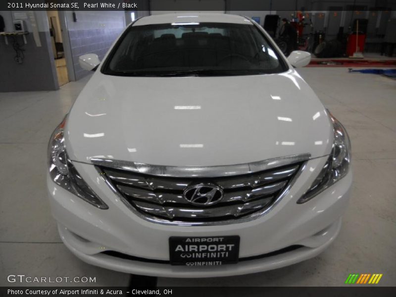 Pearl White / Black 2011 Hyundai Sonata SE