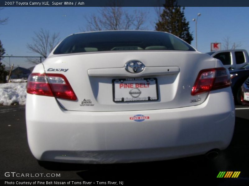 Super White / Ash 2007 Toyota Camry XLE