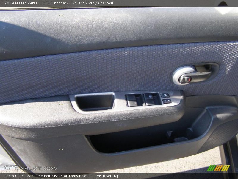 Brillant Silver / Charcoal 2009 Nissan Versa 1.8 SL Hatchback