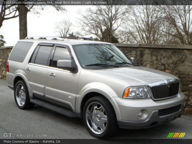 Silver Birch Metallic / Light Parchment 2003 Lincoln Navigator Luxury 4x4