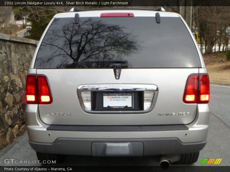 Silver Birch Metallic / Light Parchment 2003 Lincoln Navigator Luxury 4x4
