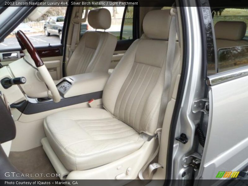Silver Birch Metallic / Light Parchment 2003 Lincoln Navigator Luxury 4x4