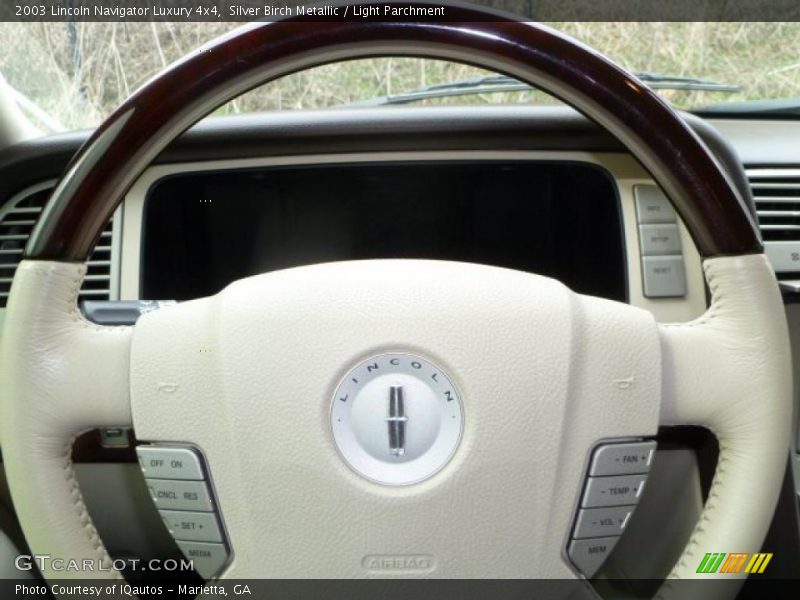 Silver Birch Metallic / Light Parchment 2003 Lincoln Navigator Luxury 4x4