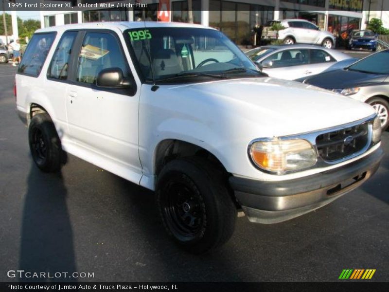 Oxford White / Light Flint 1995 Ford Explorer XL