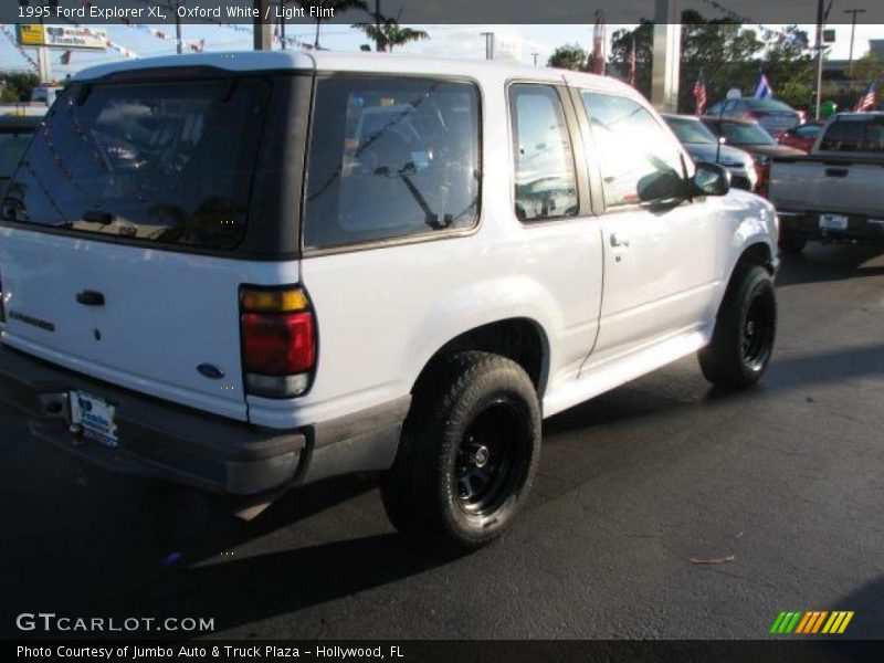 Oxford White / Light Flint 1995 Ford Explorer XL