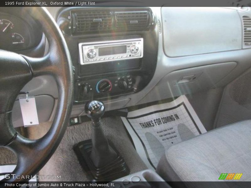 Oxford White / Light Flint 1995 Ford Explorer XL