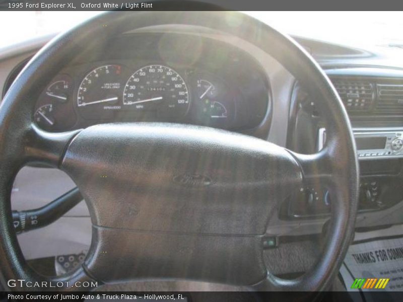 Oxford White / Light Flint 1995 Ford Explorer XL