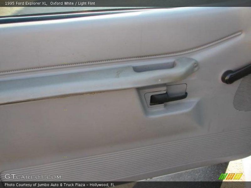 Oxford White / Light Flint 1995 Ford Explorer XL