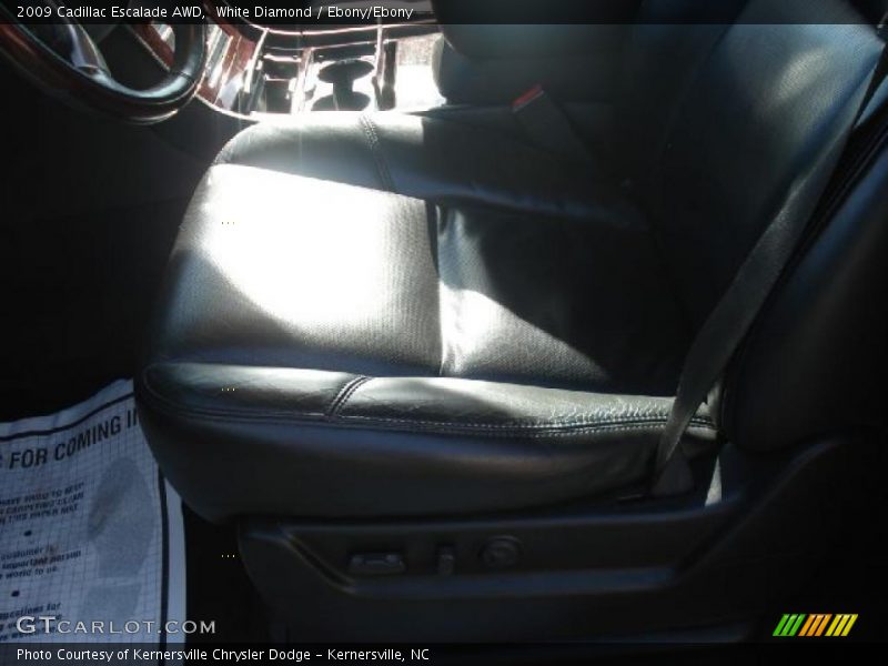White Diamond / Ebony/Ebony 2009 Cadillac Escalade AWD