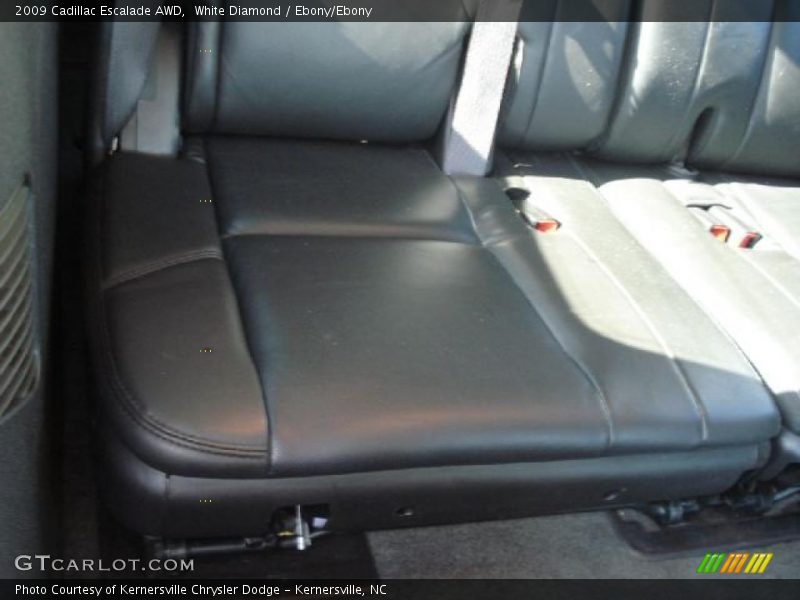 White Diamond / Ebony/Ebony 2009 Cadillac Escalade AWD