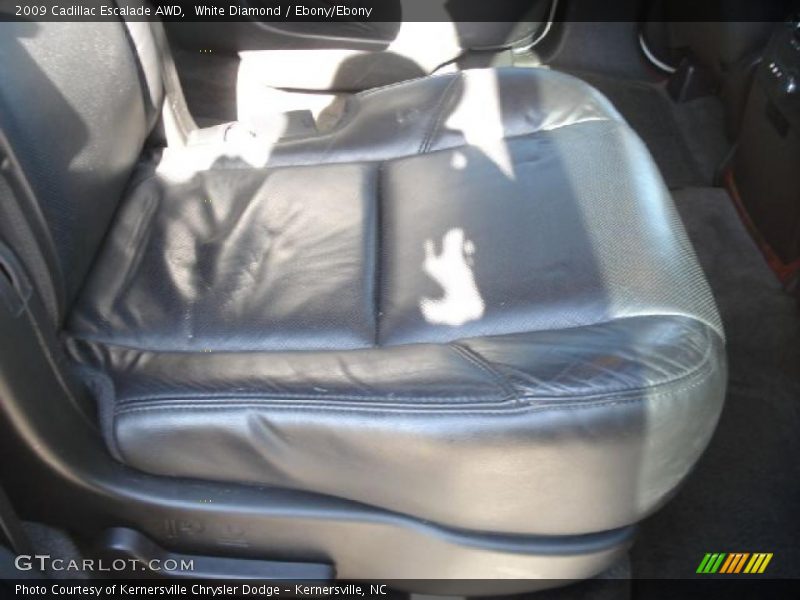White Diamond / Ebony/Ebony 2009 Cadillac Escalade AWD