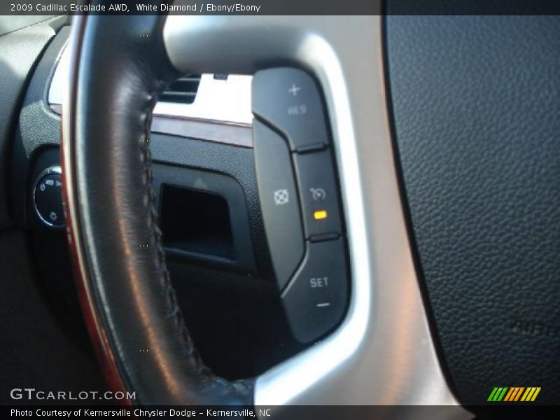 White Diamond / Ebony/Ebony 2009 Cadillac Escalade AWD