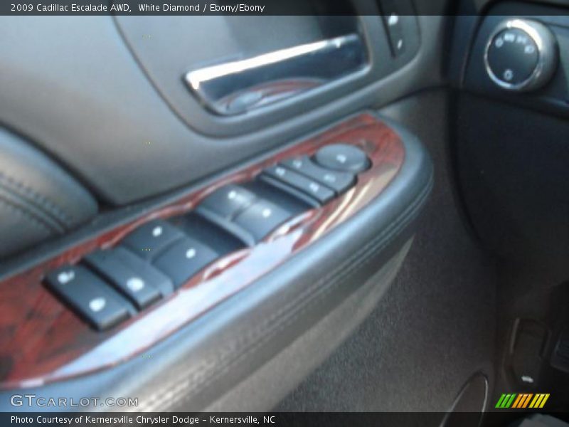 White Diamond / Ebony/Ebony 2009 Cadillac Escalade AWD
