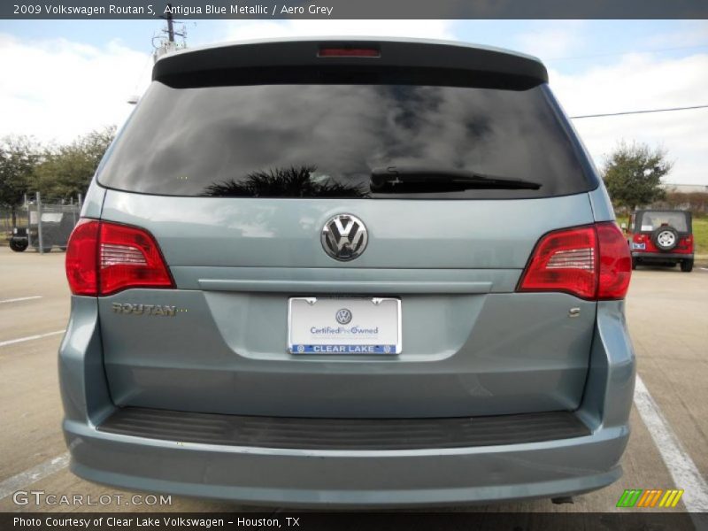 Antigua Blue Metallic / Aero Grey 2009 Volkswagen Routan S