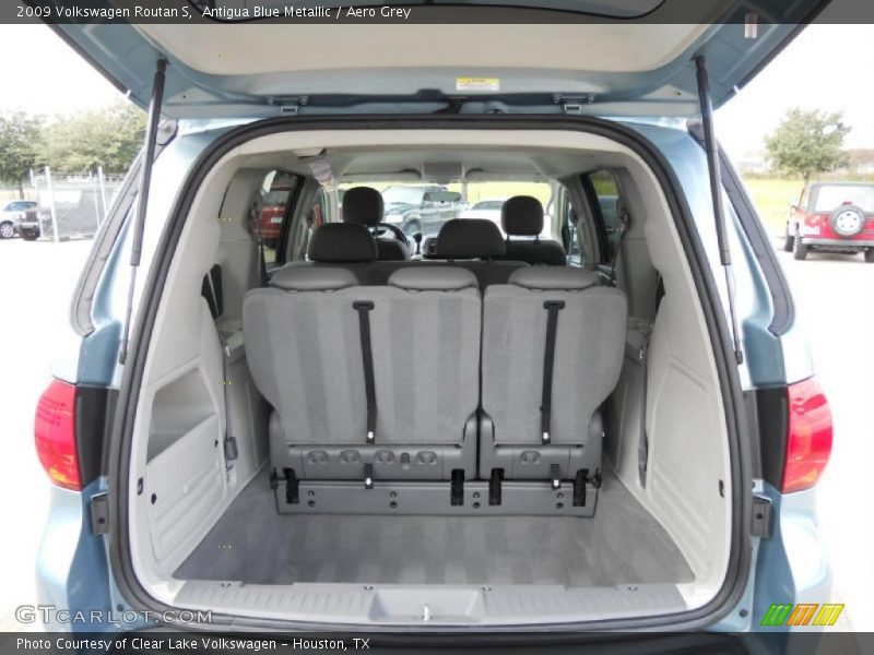  2009 Routan S Trunk