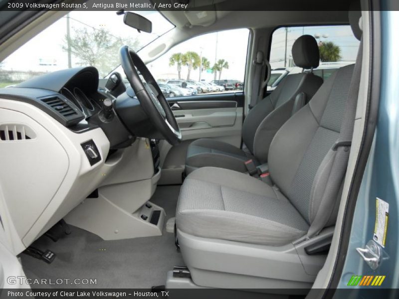  2009 Routan S Aero Grey Interior