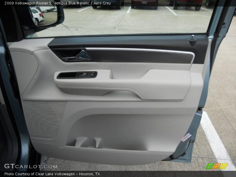 Antigua Blue Metallic / Aero Grey 2009 Volkswagen Routan S