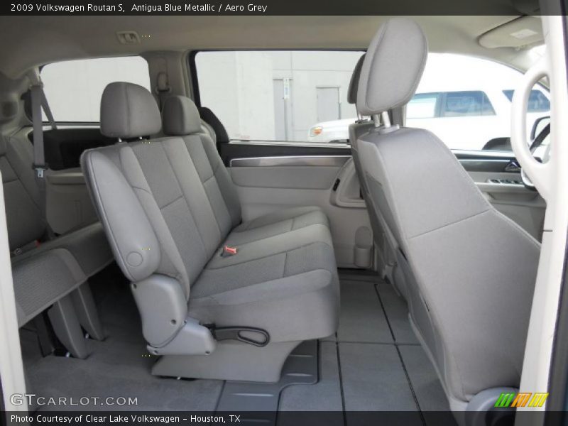  2009 Routan S Aero Grey Interior