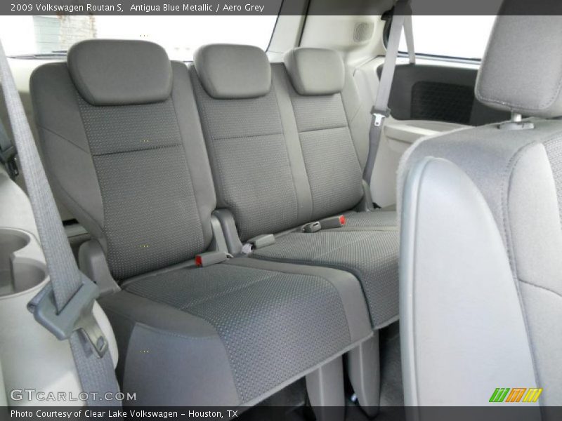  2009 Routan S Aero Grey Interior