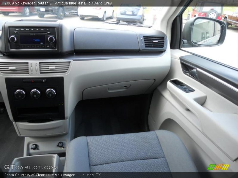 Antigua Blue Metallic / Aero Grey 2009 Volkswagen Routan S