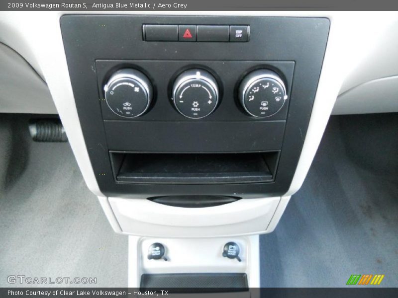 Controls of 2009 Routan S