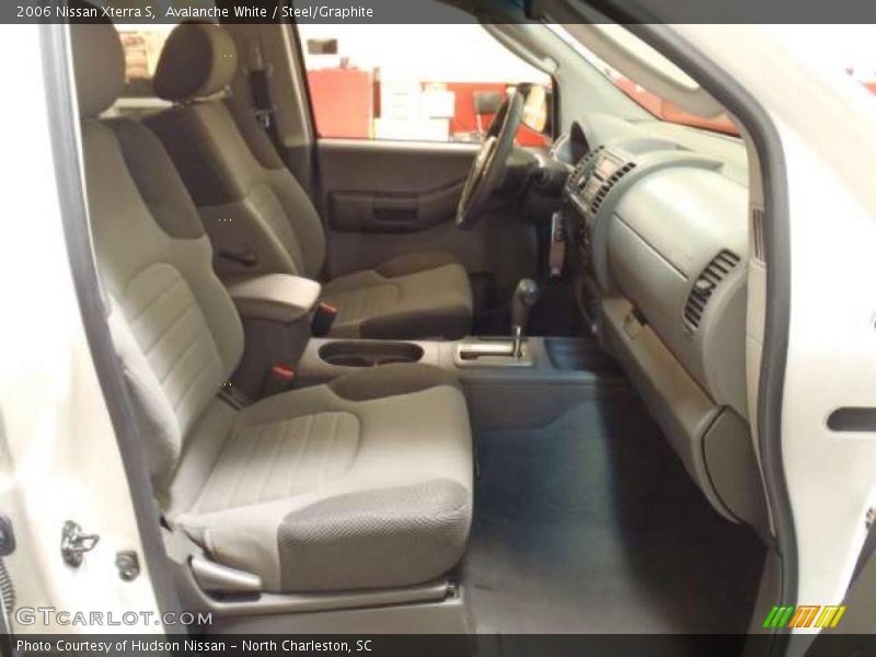 Avalanche White / Steel/Graphite 2006 Nissan Xterra S