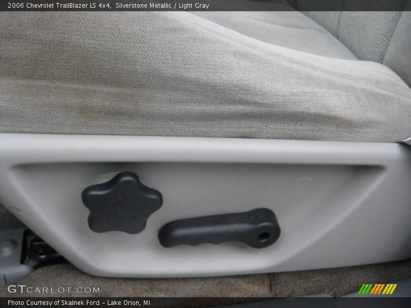Silverstone Metallic / Light Gray 2006 Chevrolet TrailBlazer LS 4x4