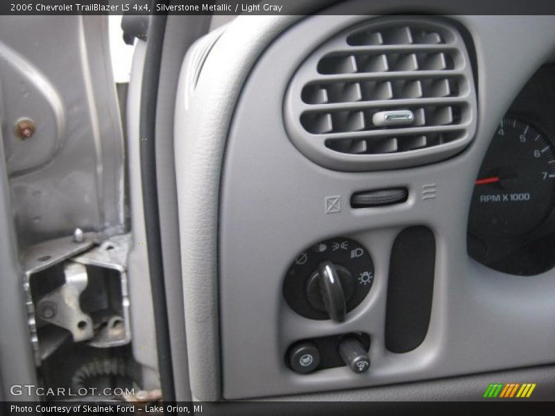Silverstone Metallic / Light Gray 2006 Chevrolet TrailBlazer LS 4x4